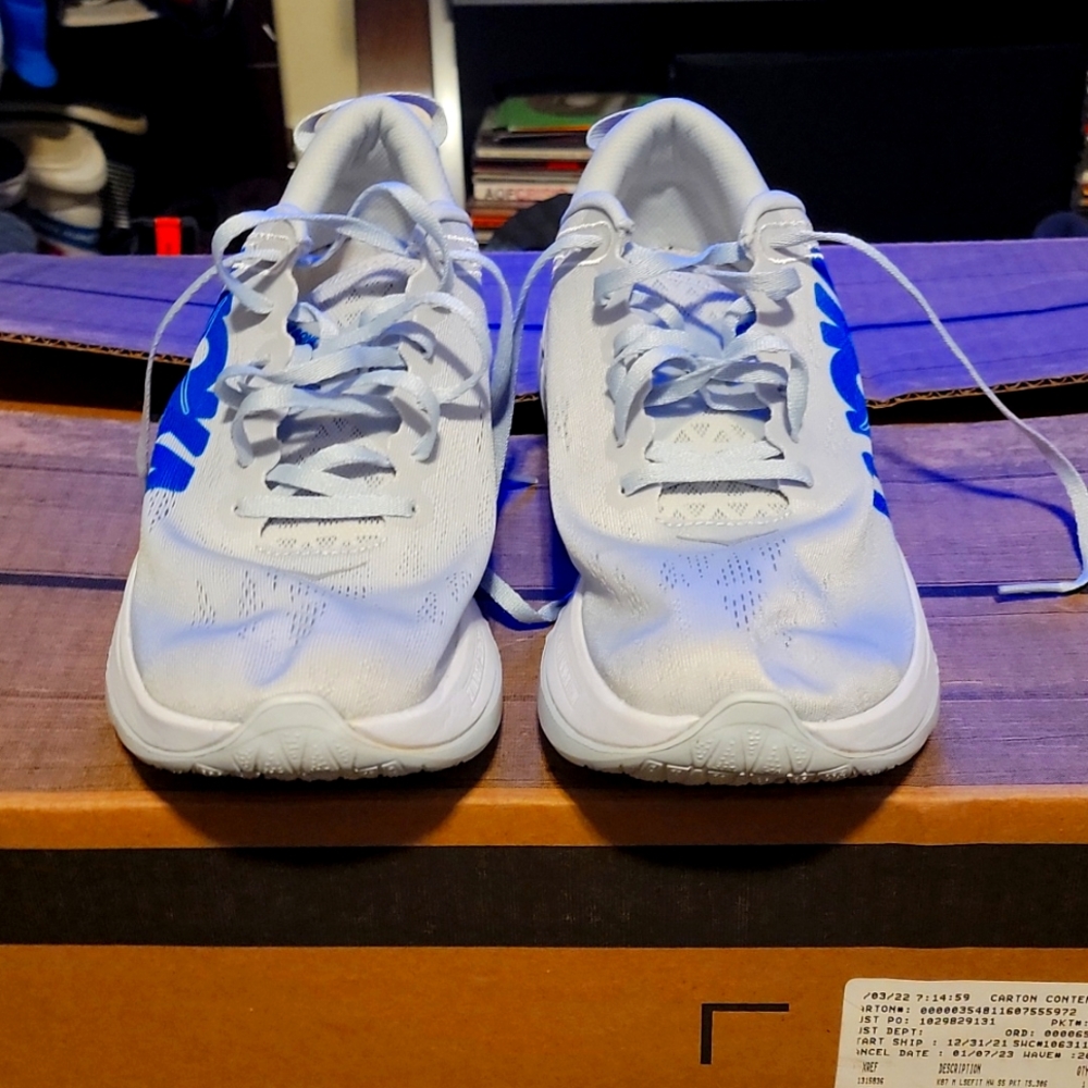 Hoka Carbon X